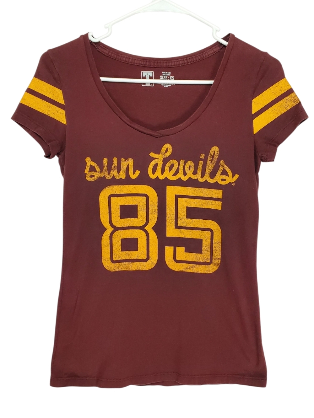 2583 * ASU Sun Devils V Neck Graphic Tee Maroon Gold Size XS